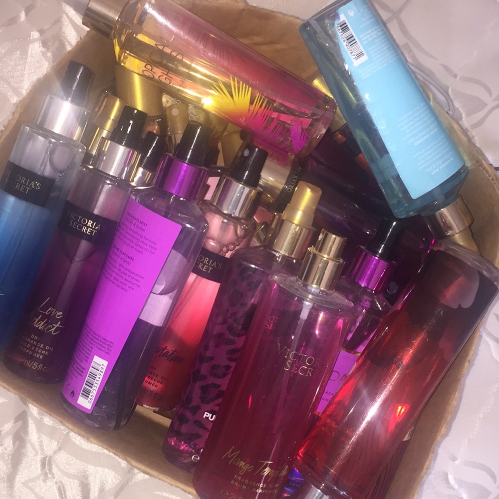 VICTORIA SECRET BUNDLE DEAL, CANT BEAT IT 😊